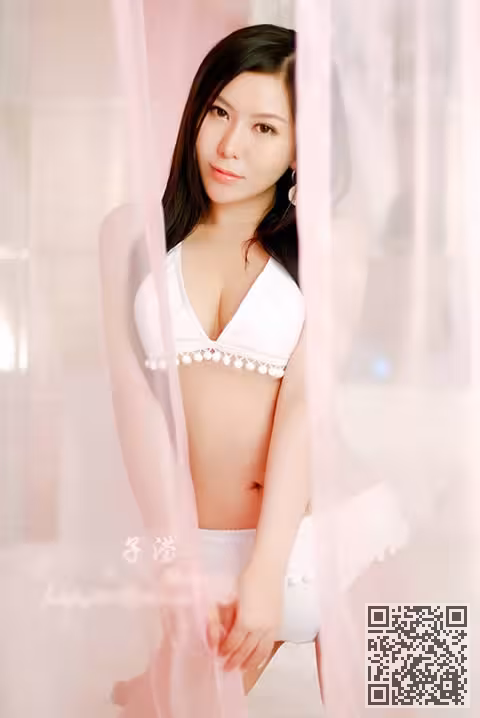 粉红城堡中的娇嫩子滢公主
