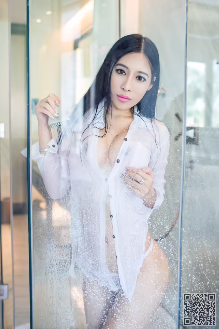 田芯娜、性感图片