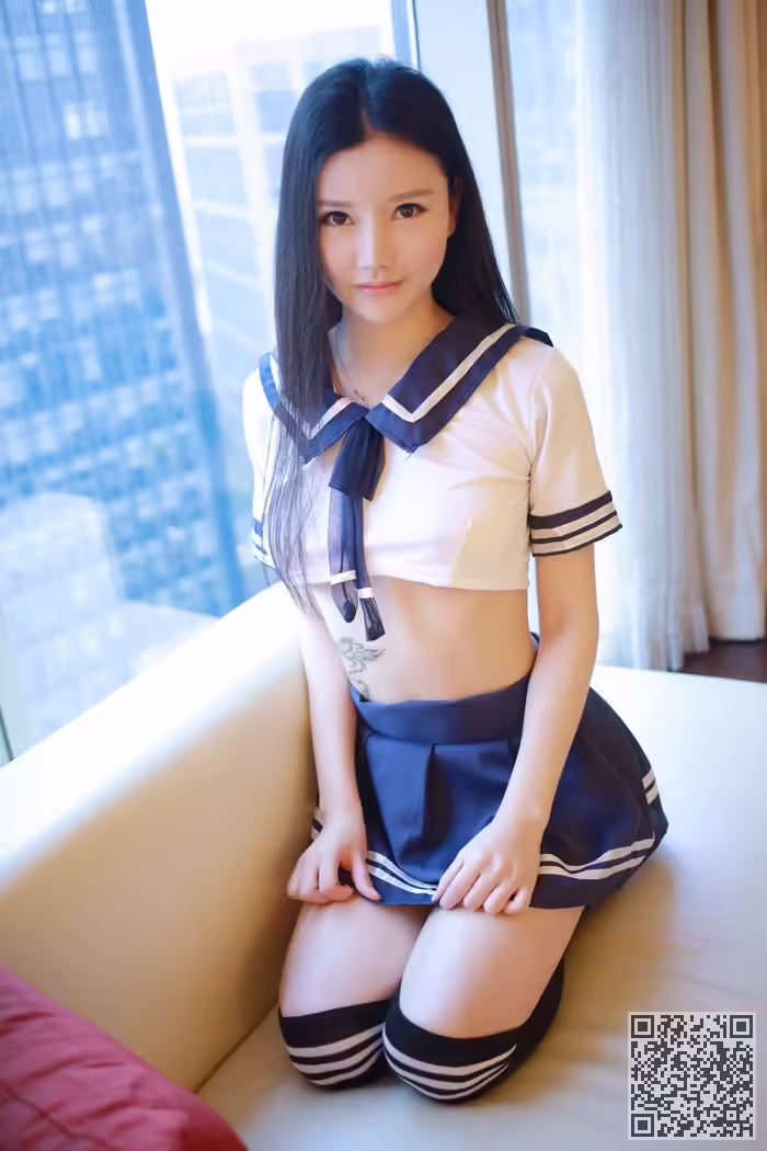 粉妹子、制服写真、肚兜、丁裤