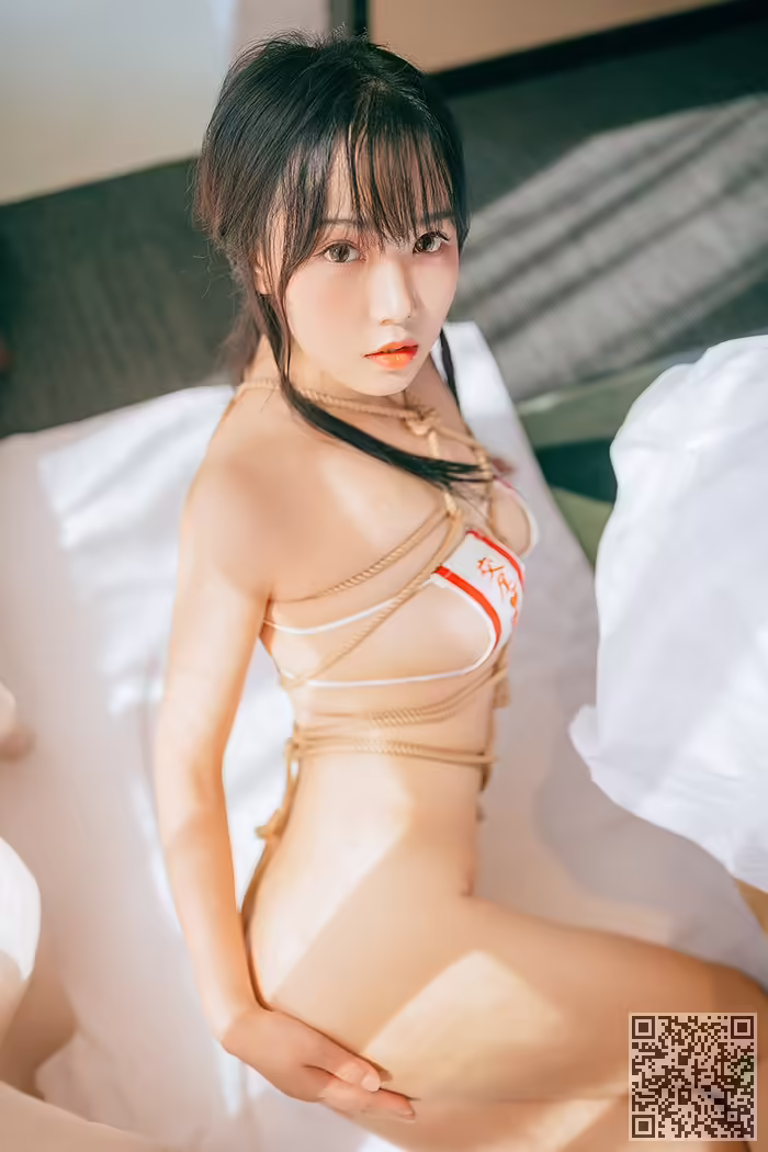 少女、徐薇薇、捆绑