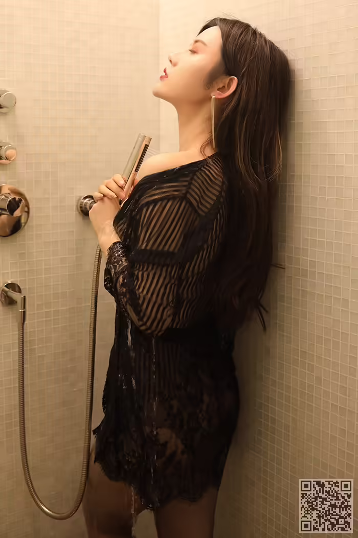 甜心、卓娅祺、湿身诱惑