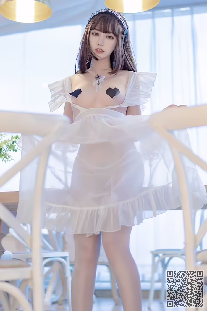 嫩汁少女、米线线、美乳、性感