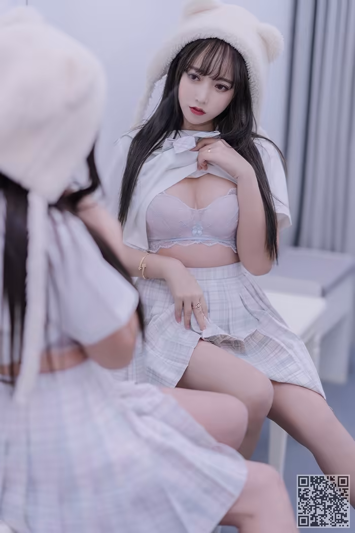 思春期少女、米线线、JK制服、美腿