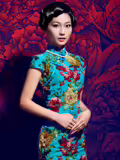 短旗袍漂亮女人端庄和优雅的女士