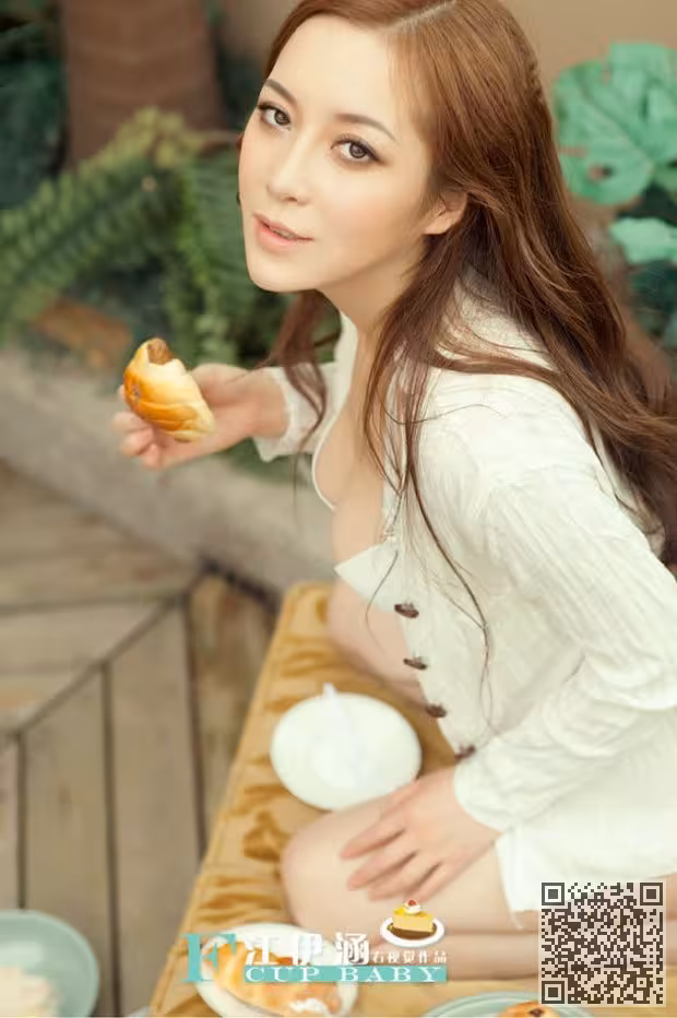 江伊涵新发布时装大片《LADY 涵涵》