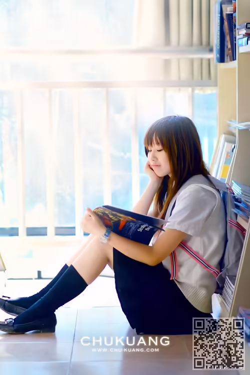 夏日、校园美女