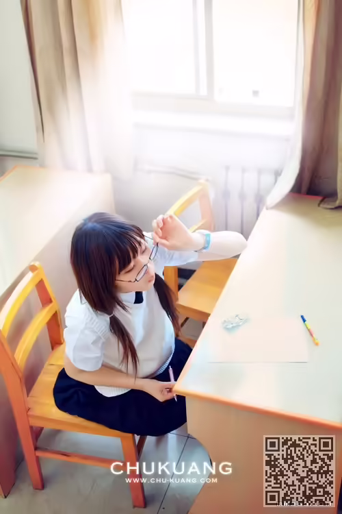 夏日、校园美女
