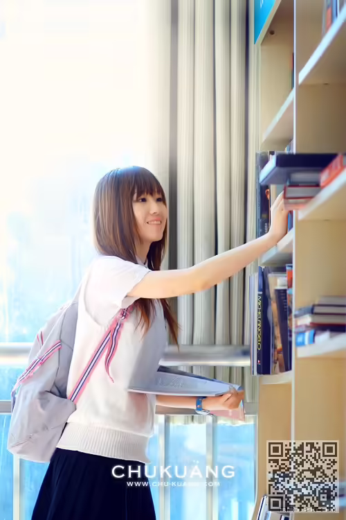 夏日、校园美女