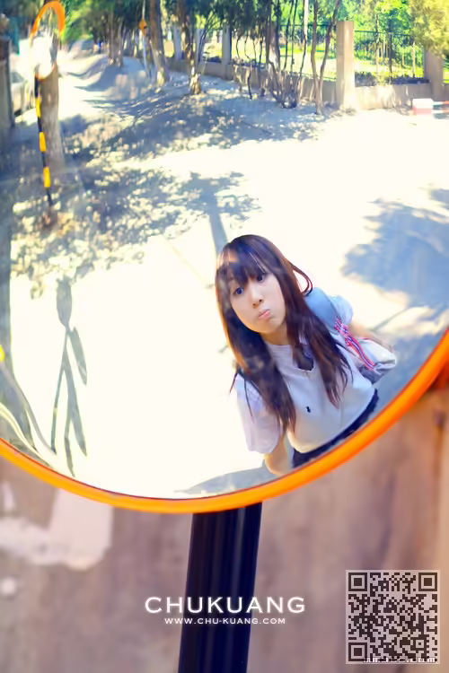 夏日、校园美女