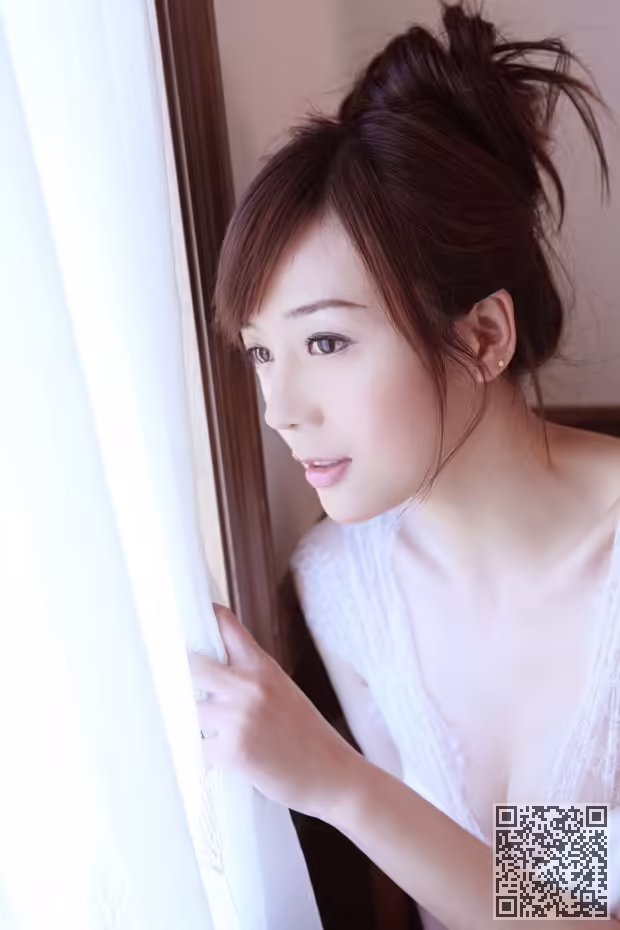 性感美女、周伟童
