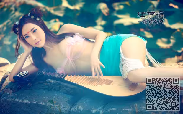 中韩混血美女江伊涵 洛丽塔《倾城》写真