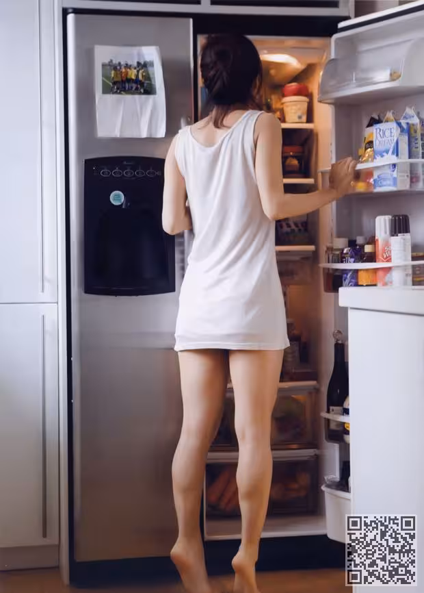 日本美女龟井绘里写真套图