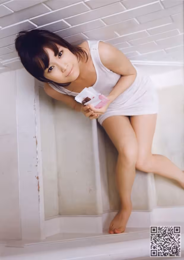 日本美女龟井绘里写真套图