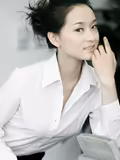 美丽的可爱的秘书在办公室