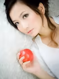 美眉在美国90年之后非常女性化
