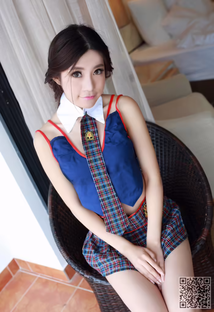 绮里嘉、制服、诱惑