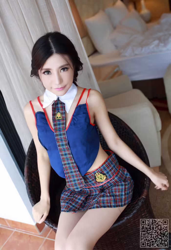 绮里嘉、制服、诱惑