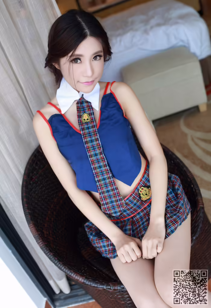 绮里嘉、制服、诱惑