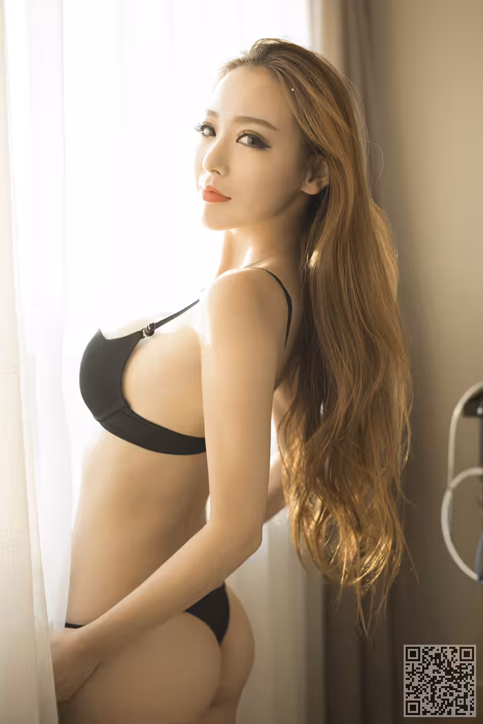 尤果刘嘉琦黑丝丁字裤性感迷人
