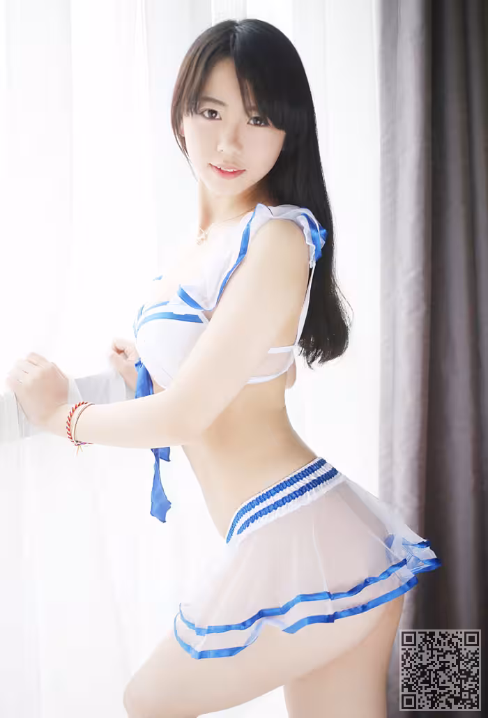童颜巨乳美女徐小宝蓝色经典写真