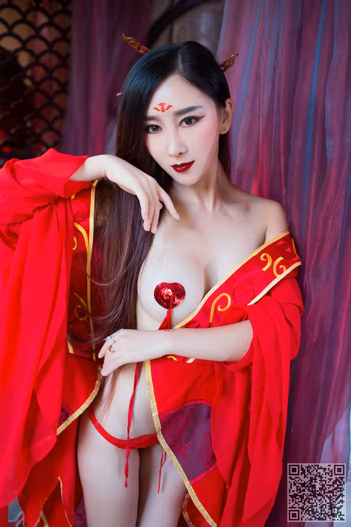 现代东方不败邹晶晶另类性感写真