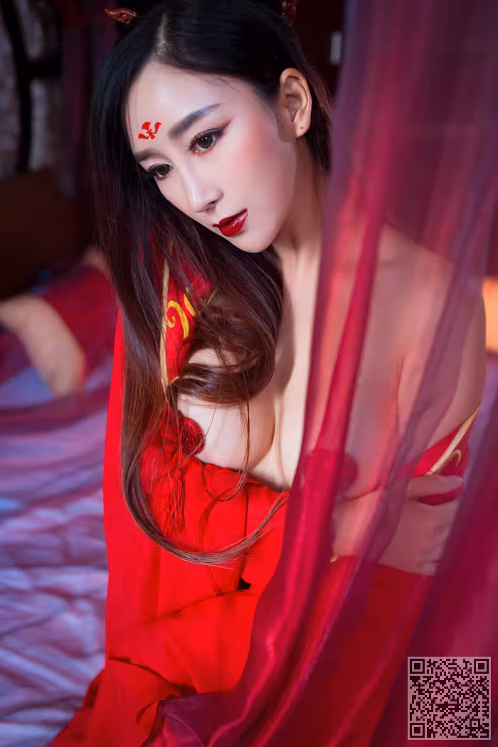 现代东方不败邹晶晶另类性感写真