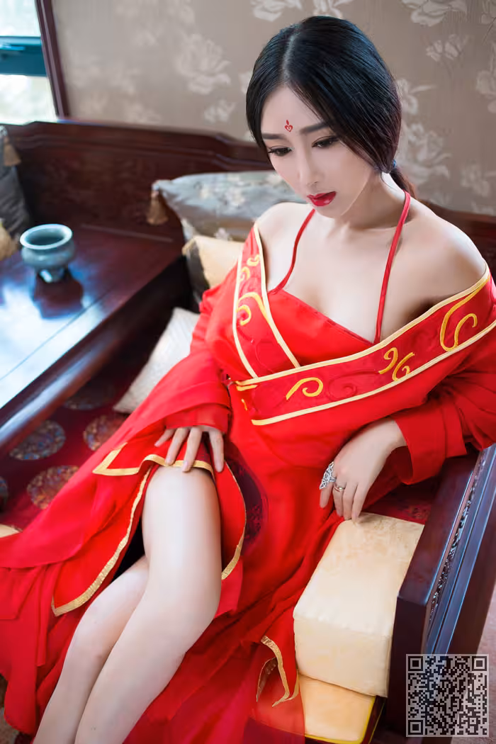 现代东方不败邹晶晶另类性感写真