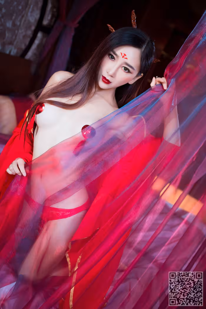 现代东方不败邹晶晶另类性感写真