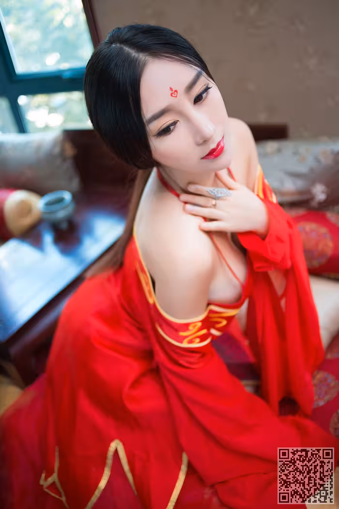 现代东方不败邹晶晶另类性感写真