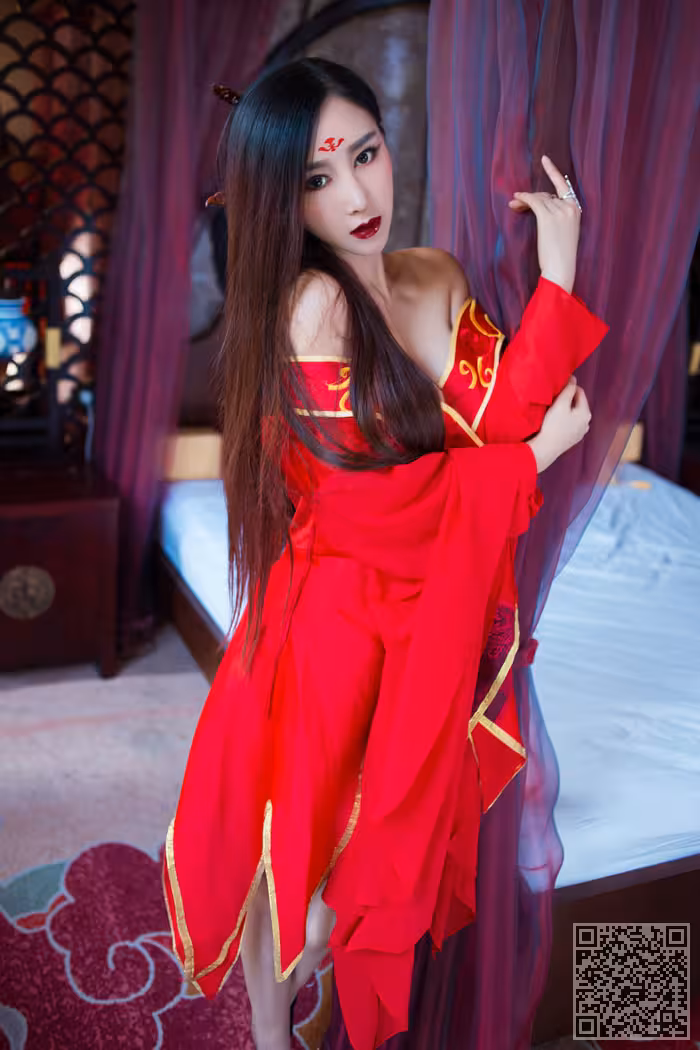 现代东方不败邹晶晶另类性感写真