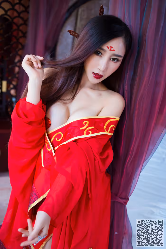 现代东方不败邹晶晶另类性感写真