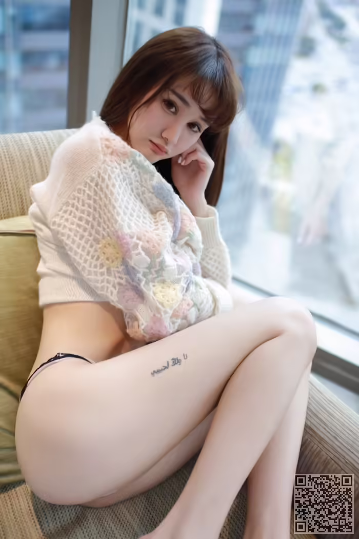 嫩模、紧身衣、若隐若现
