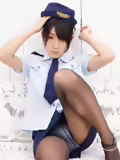 孤独的年轻漂亮的黑色丝质的屁股照片显示的诱惑