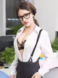 妖艳的女秘书三蜂蜜太多的诱惑