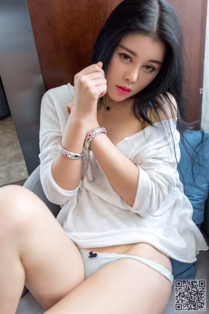 性感妹子、叶佳颐、翘首弄姿
