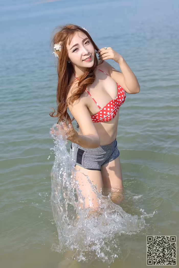 翘臀、尤物、黄歆苑