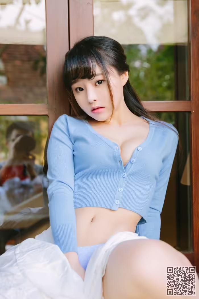 萝莉、莉柳侑、撅臀