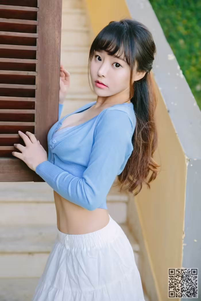 萝莉、莉柳侑、撅臀