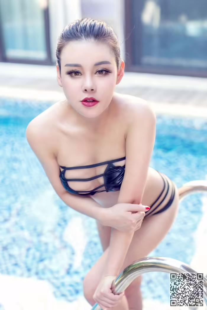 嫩模、性感泳衣、湿身