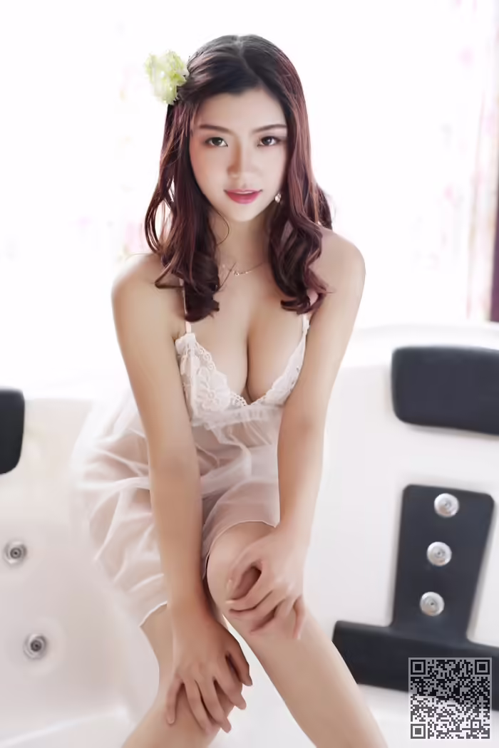 佳丽、夏晓、湿身写真