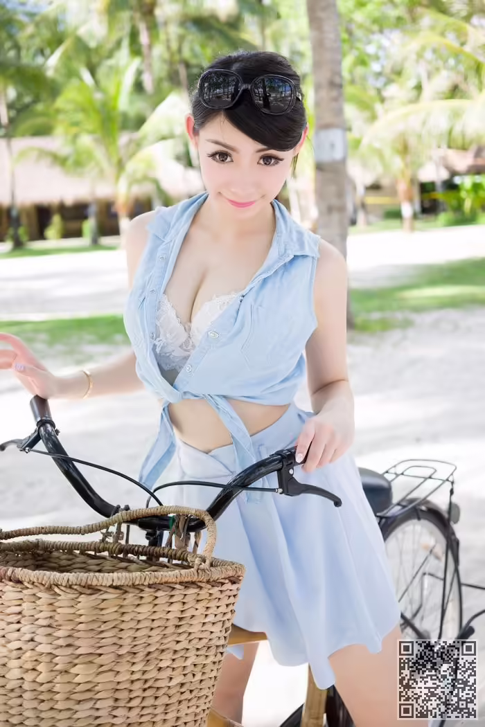 网红、MARA酱、制服诱惑