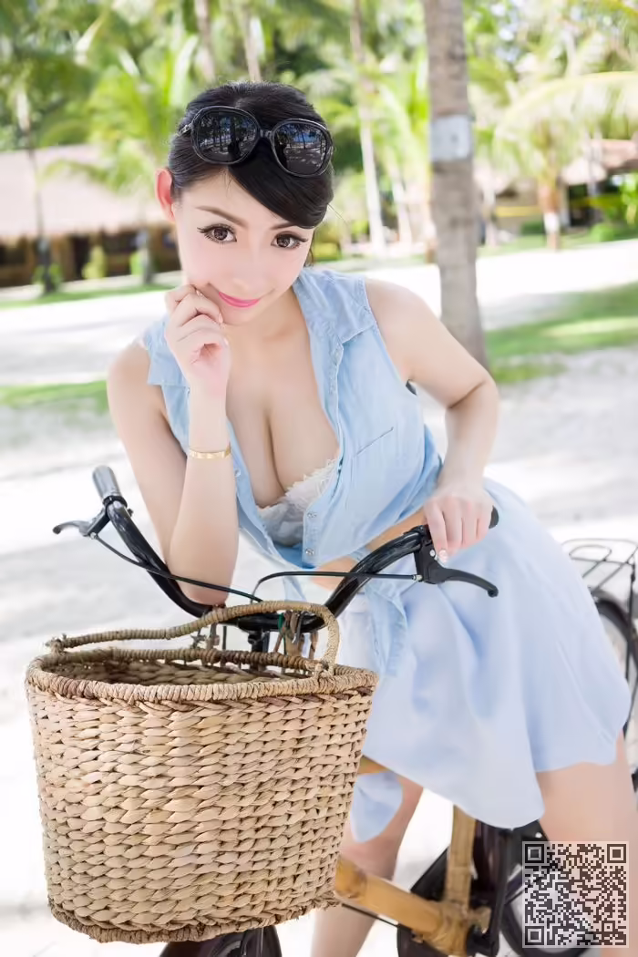 网红、MARA酱、制服诱惑