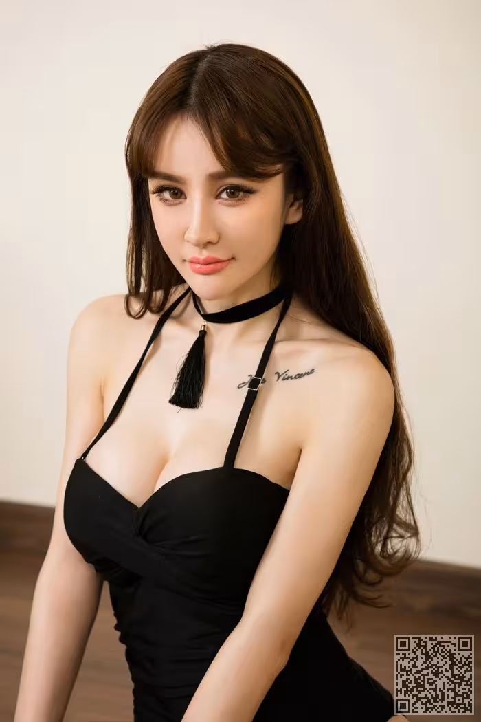 性感尤物青树薄杉浸湿好身材饱你眼