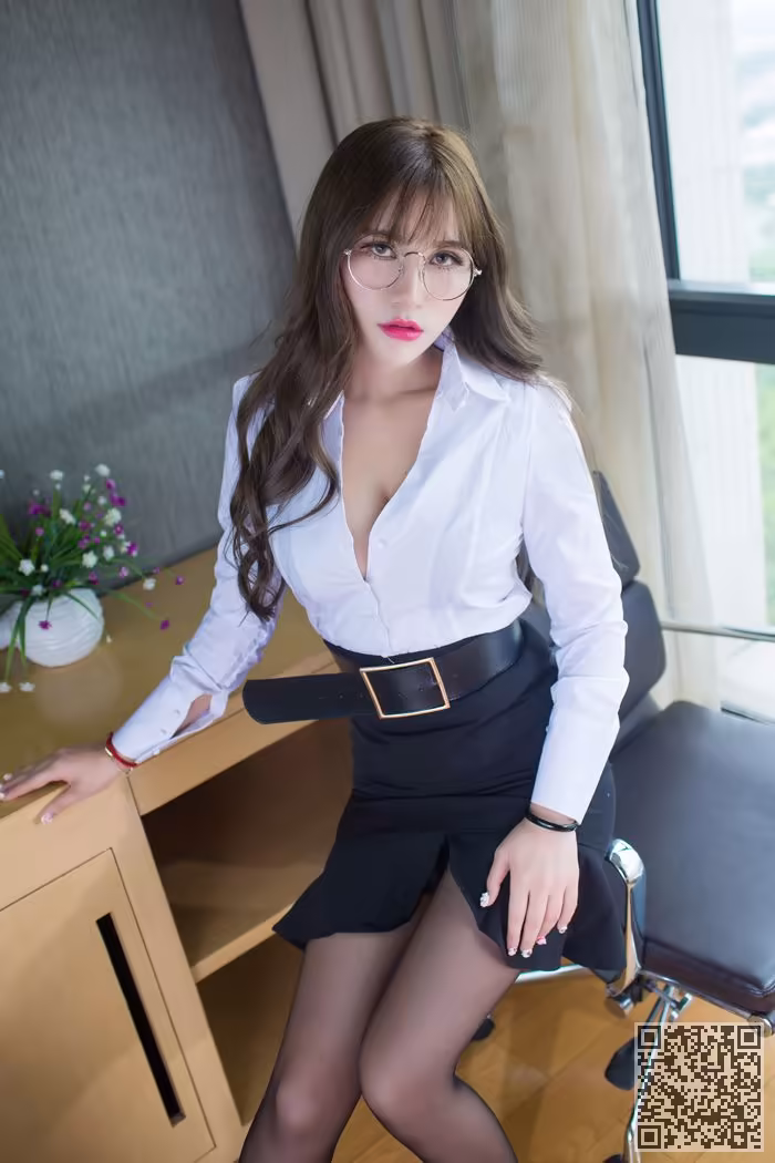 黑丝、尤物、制服、爆乳