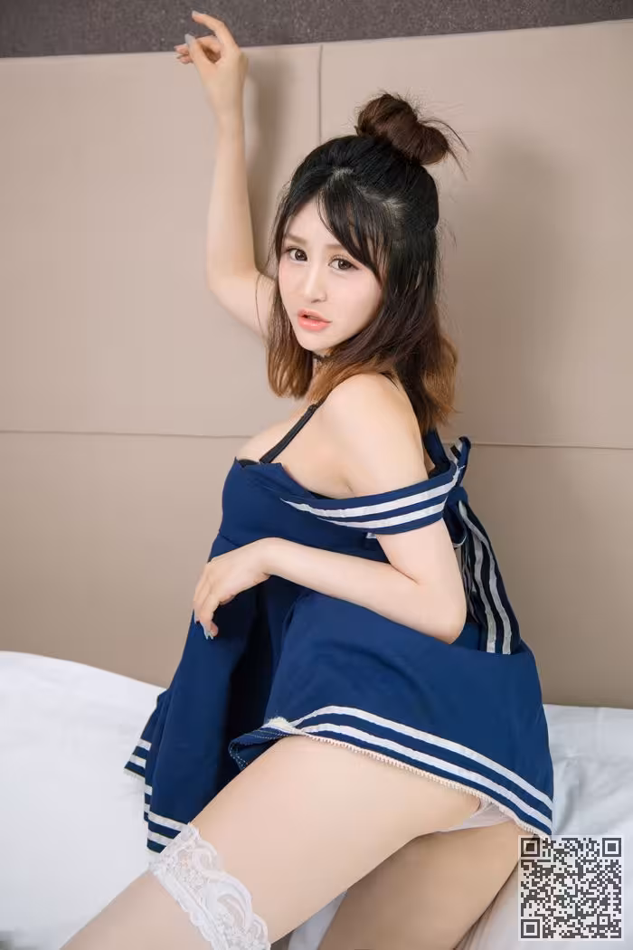 香艳妹子颜爱泽童颜巨乳激情四射