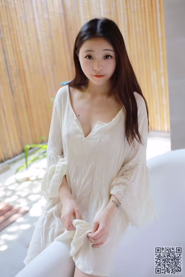 激凸、萝莉、佘贝拉、看点