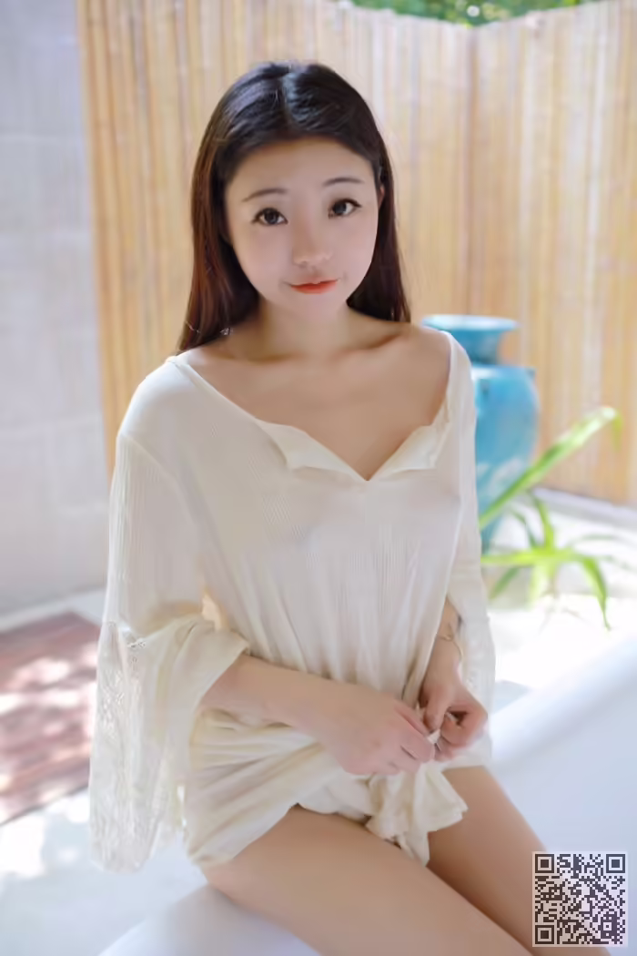 激凸、萝莉、佘贝拉、看点