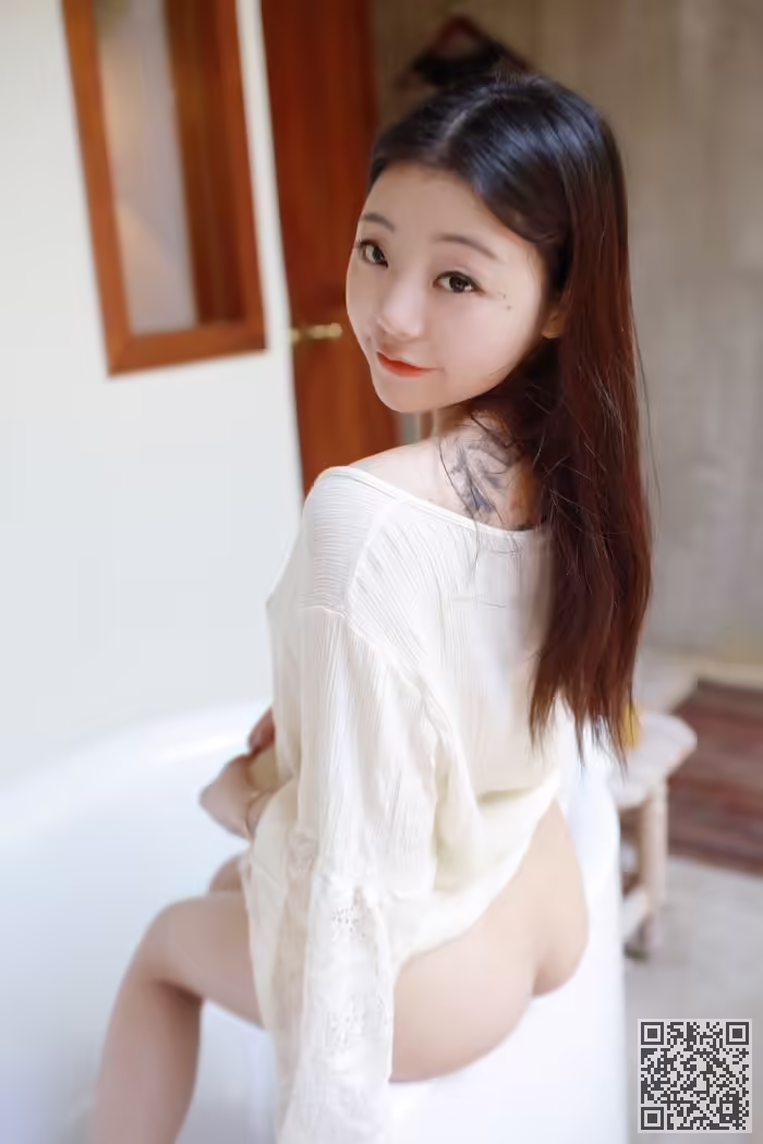 激凸、萝莉、佘贝拉、看点
