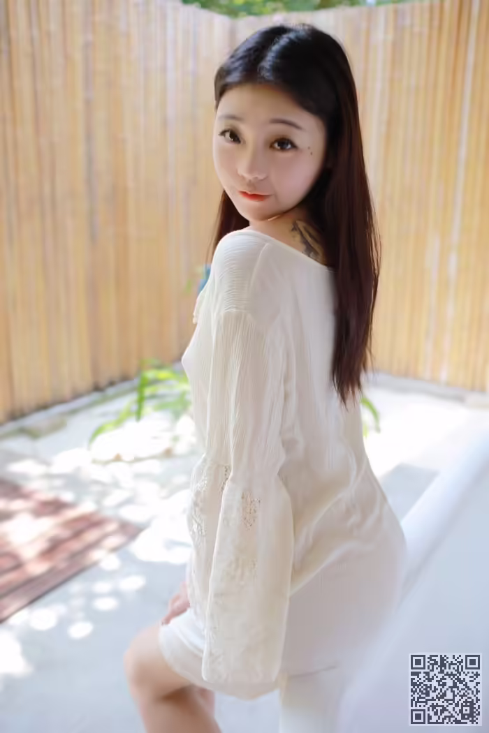 激凸、萝莉、佘贝拉、看点