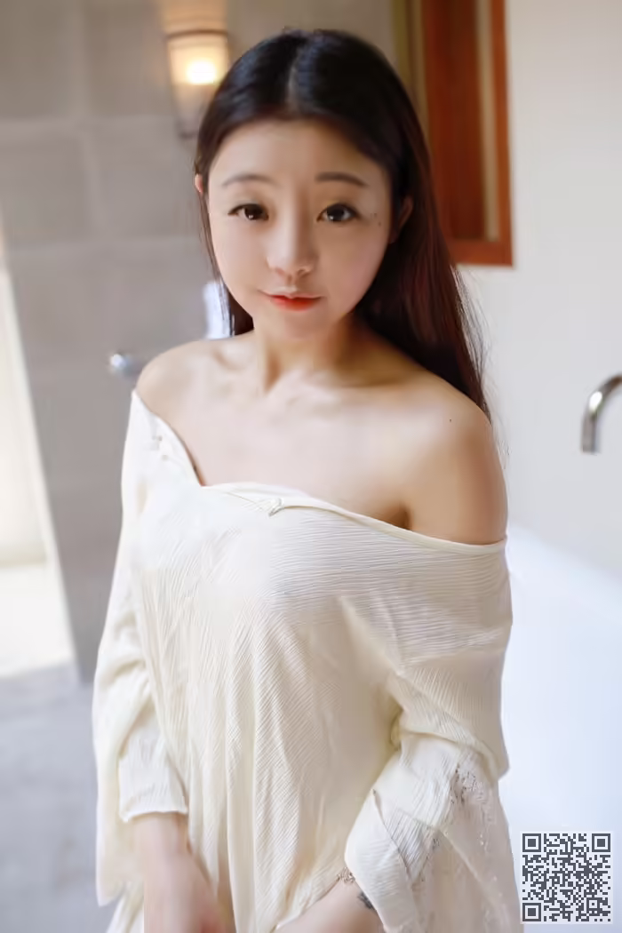 激凸、萝莉、佘贝拉、看点